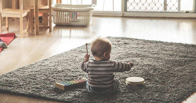 Éveil musical pour bébé avant 1 an : bienfaits et idées à tester