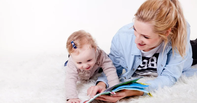Jeux Montessori 2 ans : l'autonomie au cœur du jeu